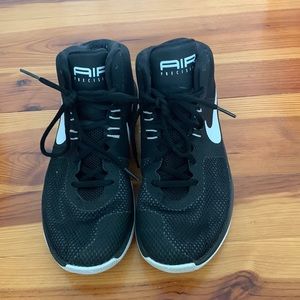 mens basketball shoes